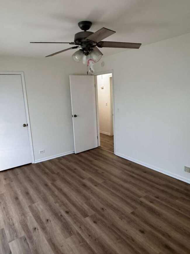 Building Photo - 1485 Quaker Ln