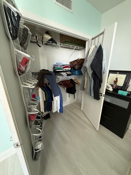 Building Photo - 1050 Brickell Ave