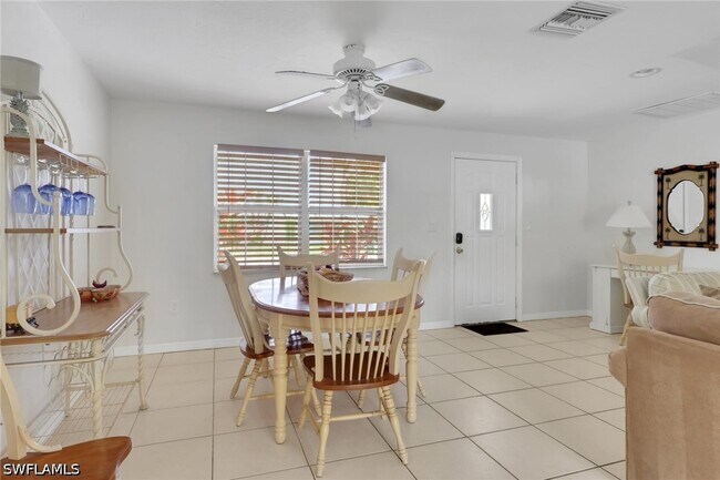 Building Photo - 2772 Riverview Dr