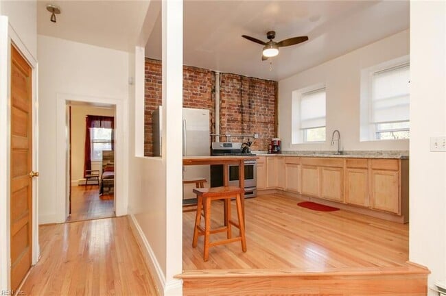 Building Photo - 3901 Newport Ave