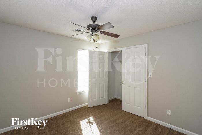 Building Photo - 7680 Bramble Ln