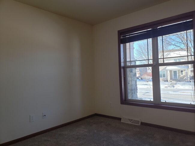 Building Photo - 3718 Stonebridge Dr