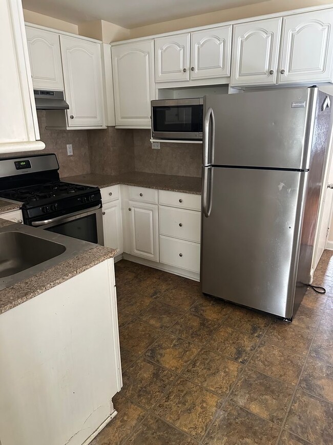 Building Photo - 3 Bedroom Brick Cape Cod in Central York School District!