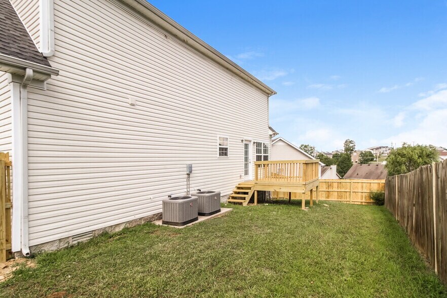 Building Photo - 1552 James Gafford Dr