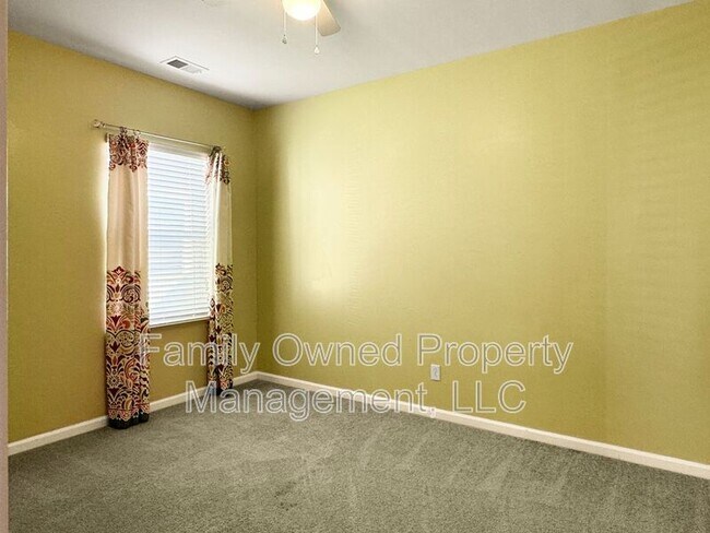 Building Photo - 166 Hayworth Rd