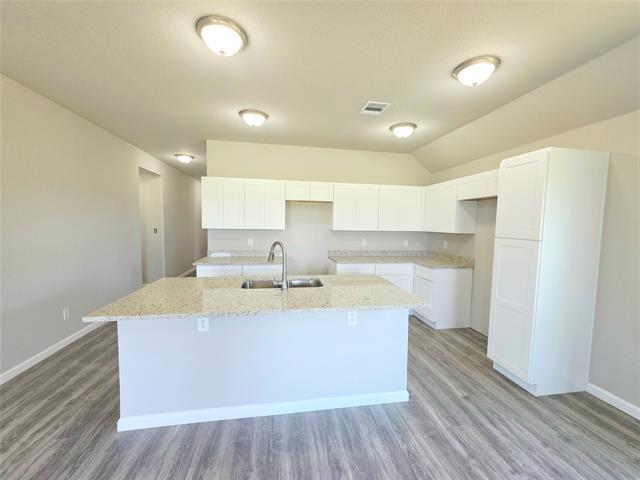Building Photo - 1045 Springview Ln