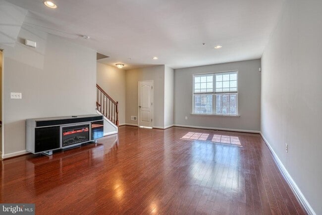 Building Photo - 985 Morgan Run Rd