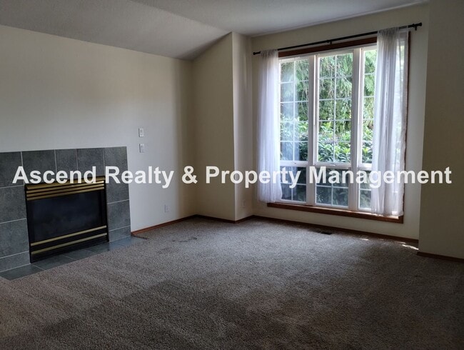 Building Photo - Ranch in Quiet Neighborhood with Fenced Ya...