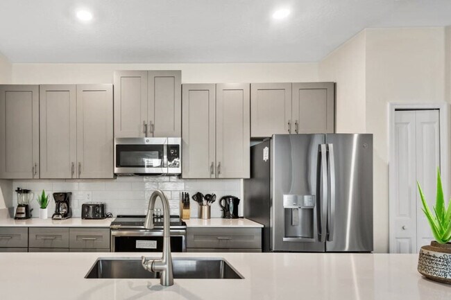 Building Photo - 2641 Scrapbook St