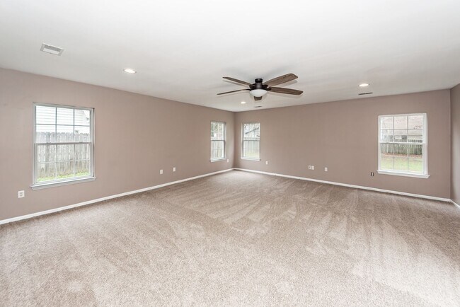 Building Photo - 5 Bedroom 2.5 Bath Home in St. James Estates - Goose Creek