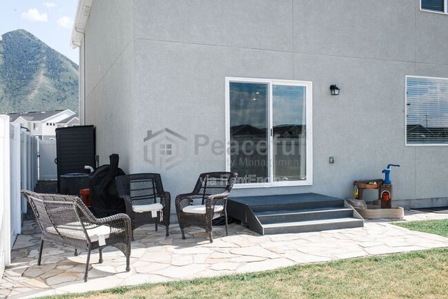 Building Photo - 3657 E 1500 S