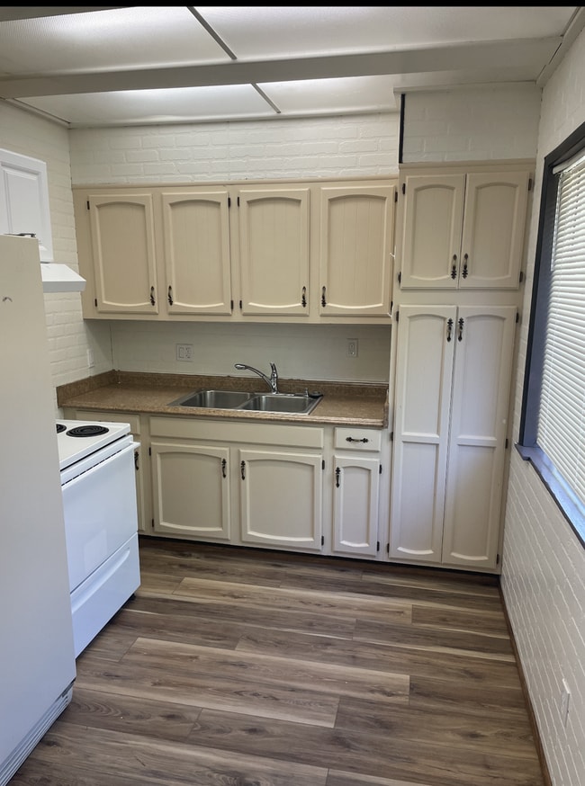 Building Photo - Charming Mountain Cabin with Loft in Lake of the Woods – $200 Move-In Special!