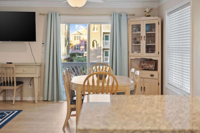 Building Photo - 113A S Yaupon Dr