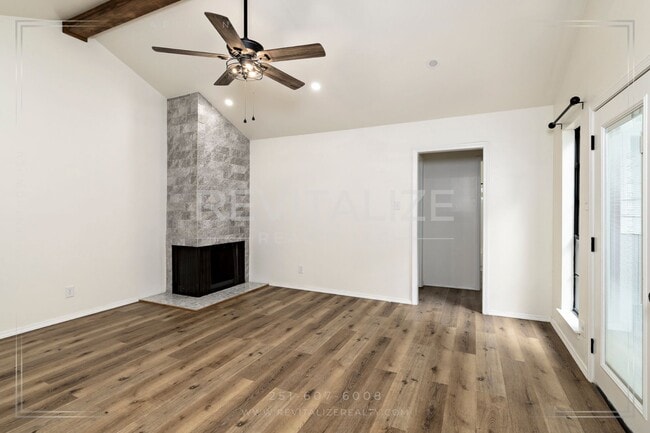 Building Photo - Beautifully Updated 3BR / 2BA in West Mobile with Private Courtyard