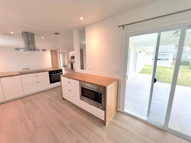 Building Photo - 19 Cedarfield Ct