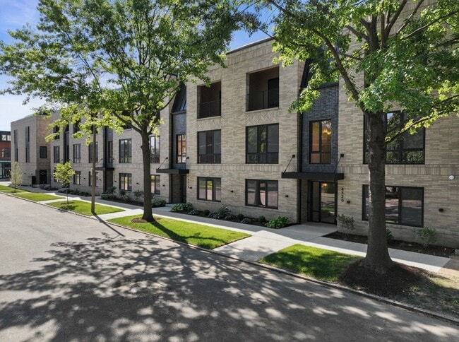 Building Photo - 4318 Vista Ave