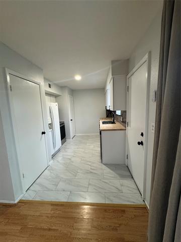 Building Photo - 323 Towne House Ln