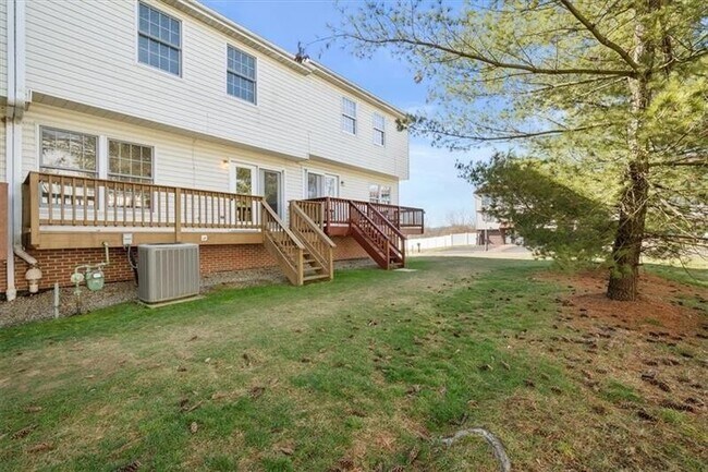 Building Photo - 102 Westbrooke Ln