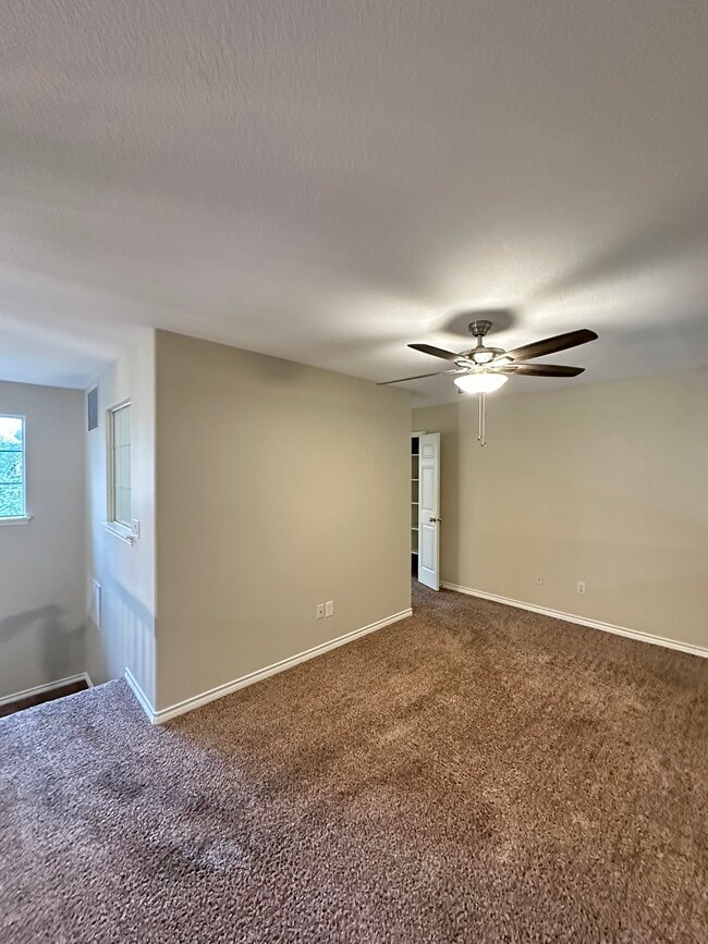 Building Photo - 17855 SW Mandel Ln