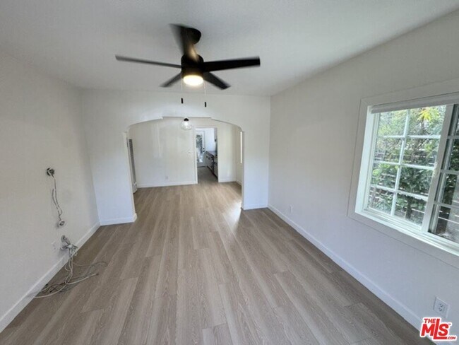 Building Photo - 3957 Tivoli Ave