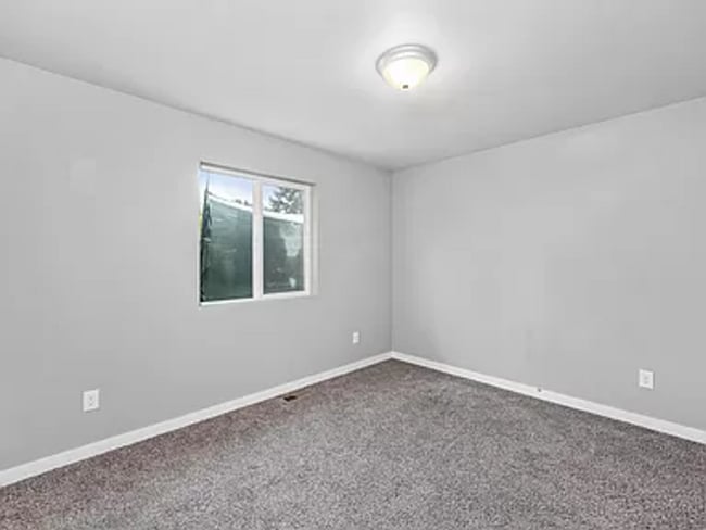 Building Photo - 906 E Courtland Ave