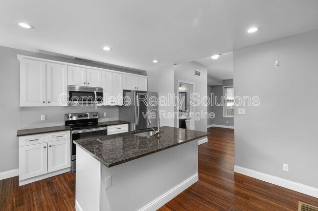 Building Photo - 3466 S Spring Ave