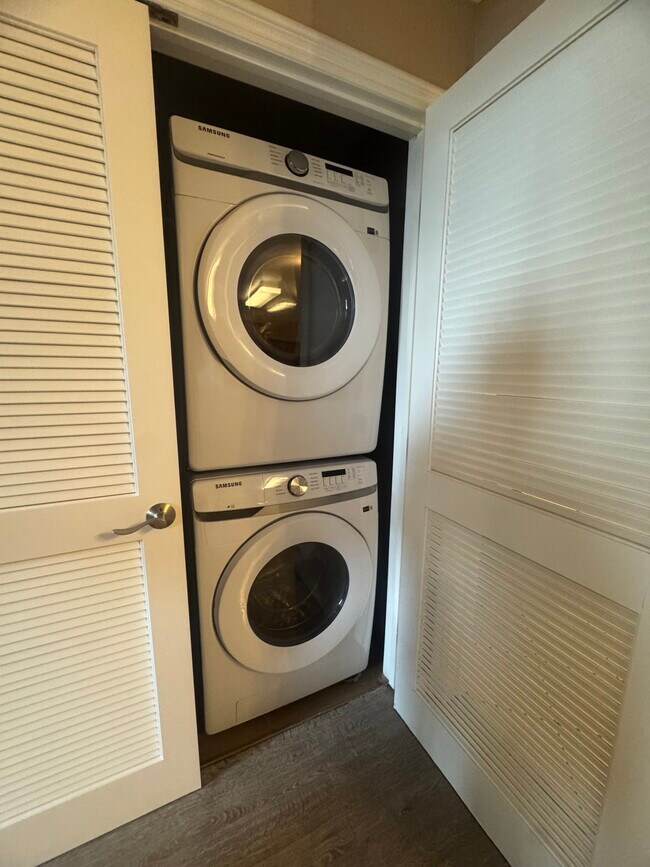 Building Photo - 13951 Sherman Way