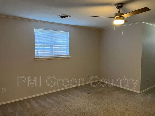 Building Photo - 929 N Juniper St