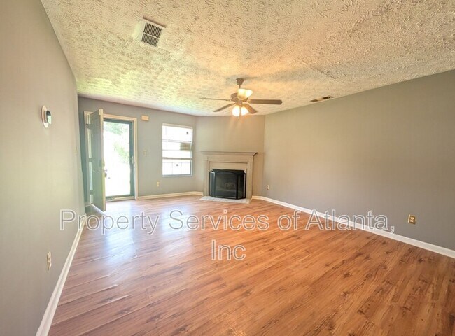 Building Photo - 314 Country Club Dr