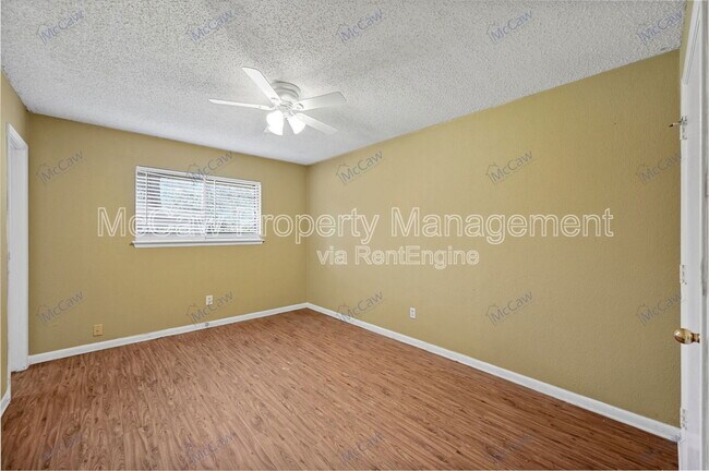 Building Photo - 207 Evelyn St