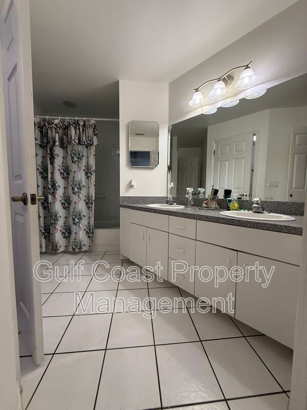 Building Photo - 2612 7th St W