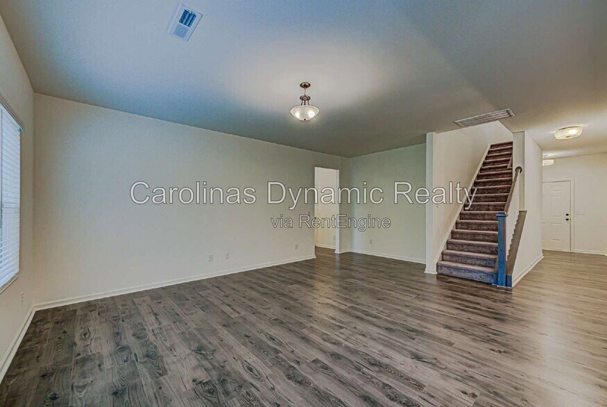 Building Photo - 4020 Beacon Ave