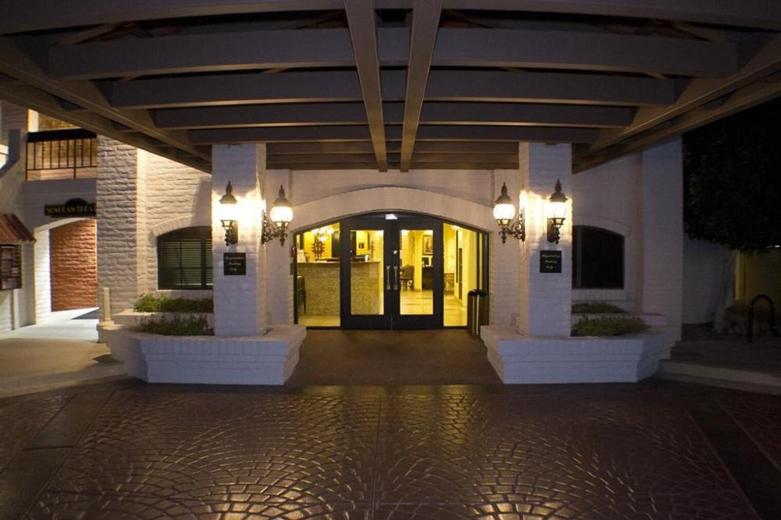 Building Photo - 6302 E Camelback Rd