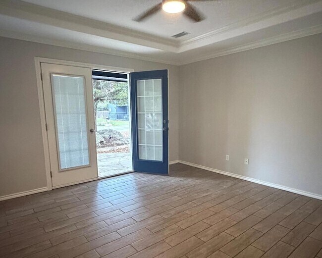 Building Photo - 414 Summit Ridge Dr N