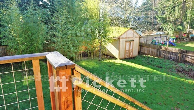 Building Photo - 2221 NE Lexington Dr