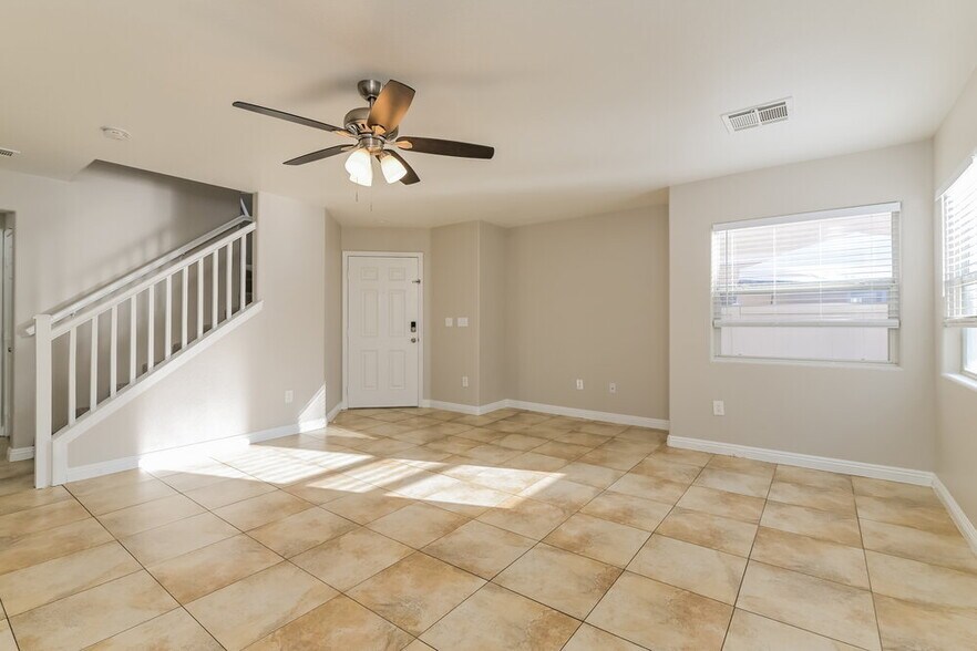 Building Photo - 5758 Old Colony Dr