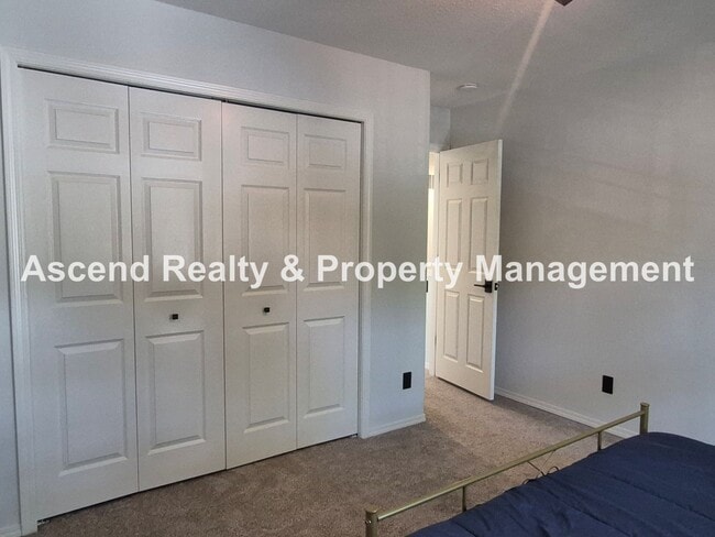 Building Photo - Outstanding 4bed+Office Bethany Area 2 Level Home Updated Throughout Available 6/22 or Sooner