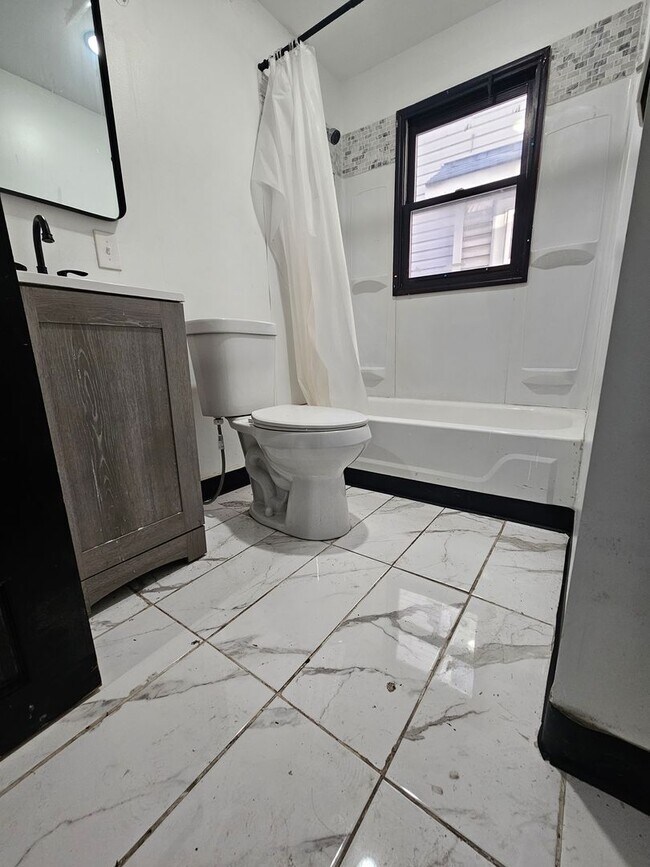 Building Photo - 6100 Hough Ave