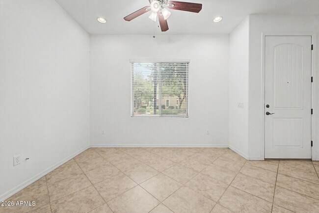 Building Photo - 5550 N 16th St
