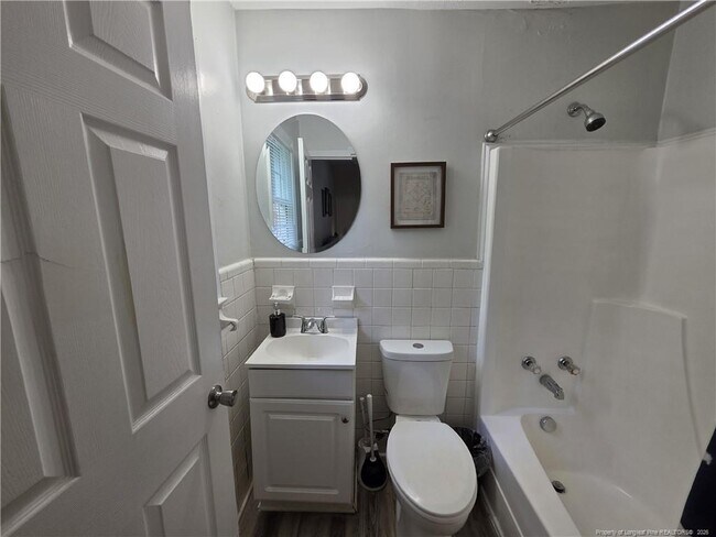 Building Photo - 812 Pilot Ave