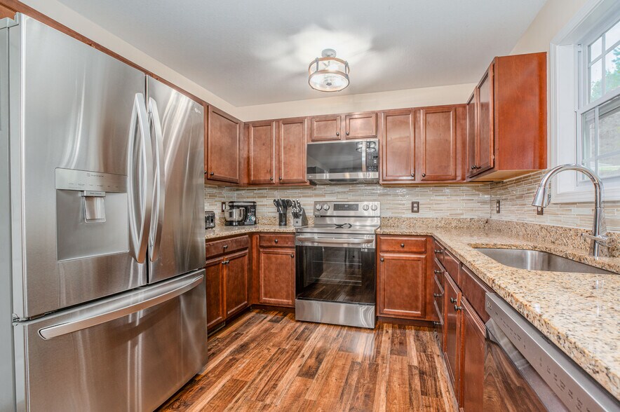 Building Photo - 7809 Elkton Ln
