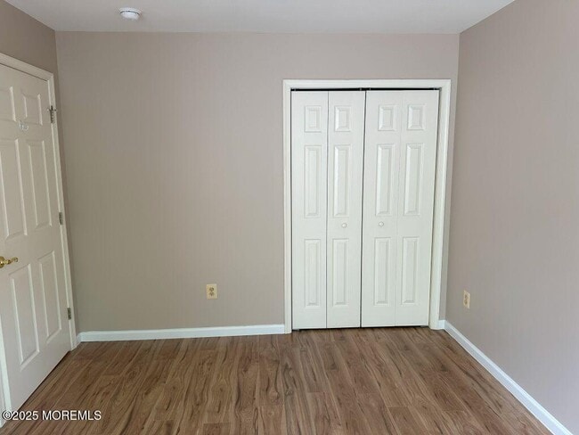 Building Photo - 47 Poplar Ln