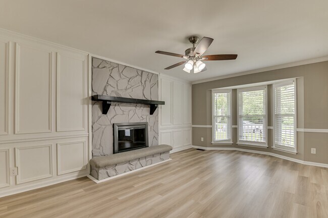Building Photo - 454 Windtree Pl