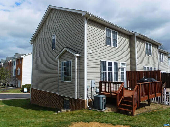Building Photo - 3066 Crystal Spring Ln