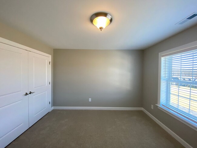 Building Photo - 189 Summerlyn Dr