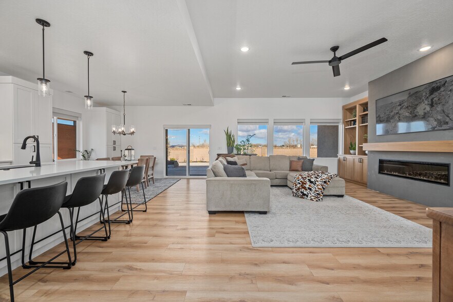 Building Photo - 4420 W 300 N