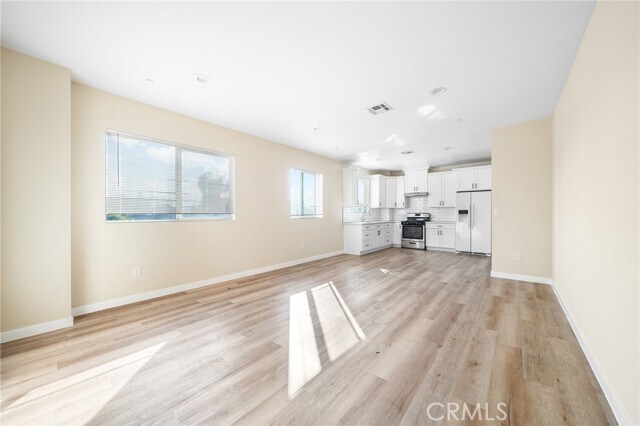 Building Photo - 1002 E 33rd St