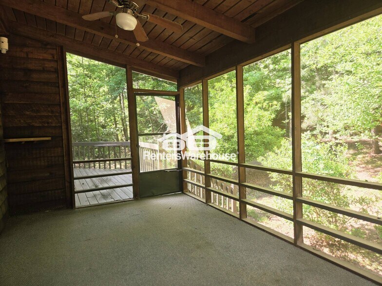 Building Photo - 4486 Poplar Terrace