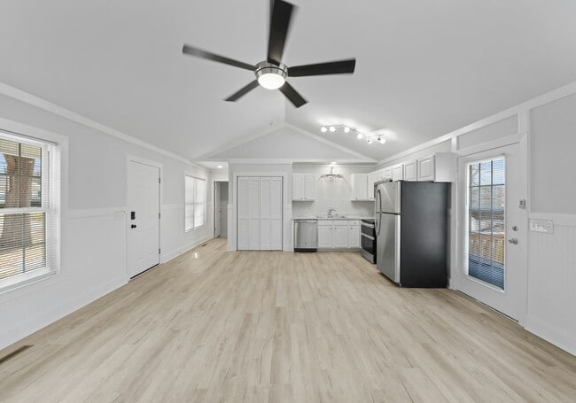 Building Photo - 114 Wayne Ave