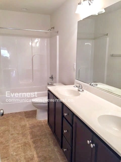 Building Photo - 600 Haven Mews Cir